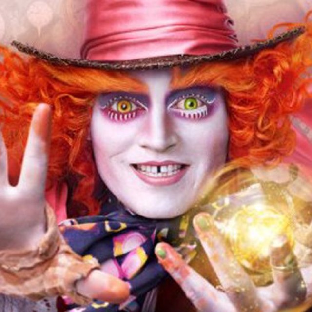 „Alice în Ţara Oglinzilor“, un film-spectacol