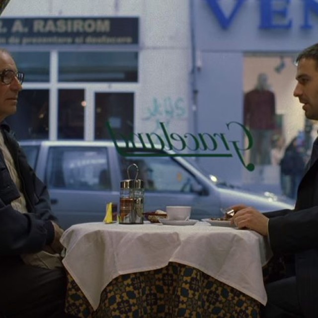 Un cartuș de Kent și un pachet de cafea (2004)