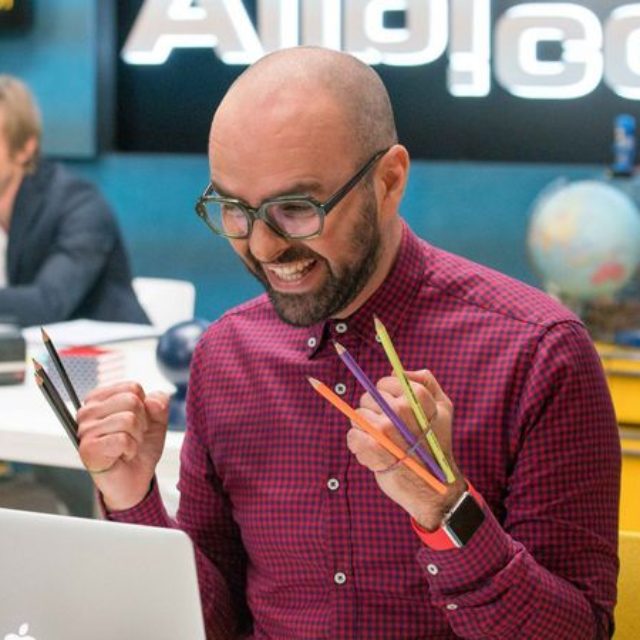 Comedia „Alibi.com“: arta de a născoci alibiuri și de a cădea în plasa lor