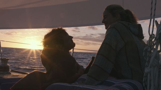 „Adrift“ / „Supraviețuind pe mare“