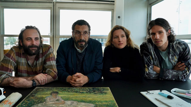 Actorii Vincent Macaigne, Zinedine Soualem, Julia Piaton şi Abraham Wapler în „Culorile timpului“